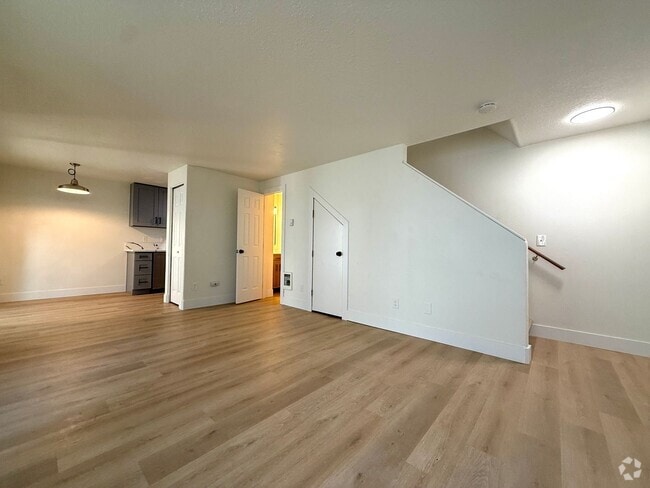 Building Photo - 0148-01 Unit 3 Rental