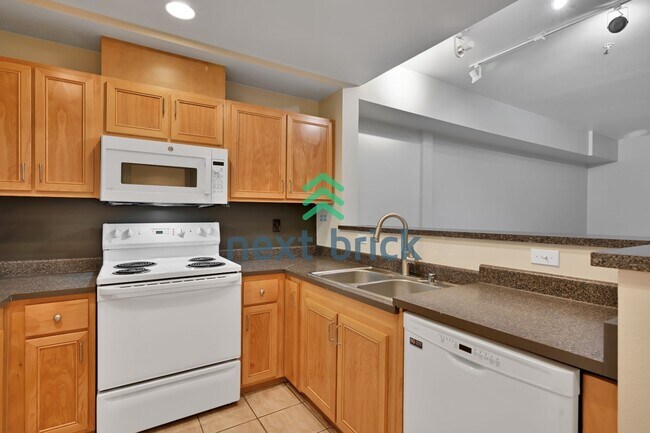Photo - "Charming 1-Bedroom Condo in Redmond: Cozy Living with Modern Comfort at 641 Sq Ft!" Unit 107