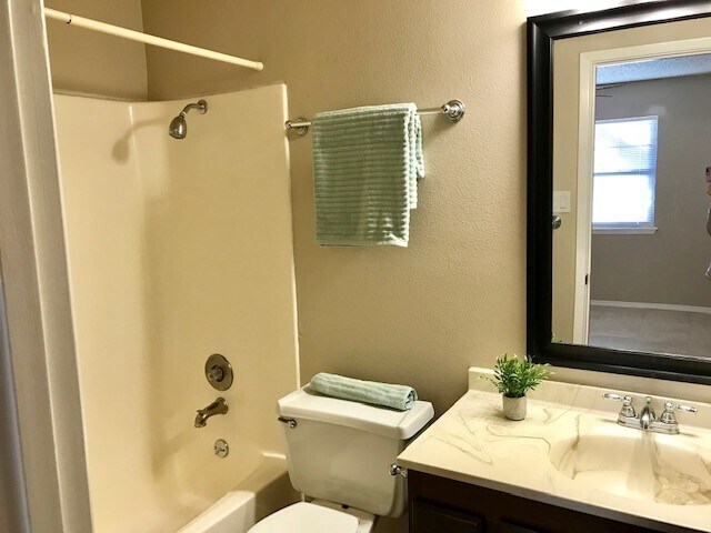 Photo - North Penn Triplex Unit 608-C N Pennsylvania (105)