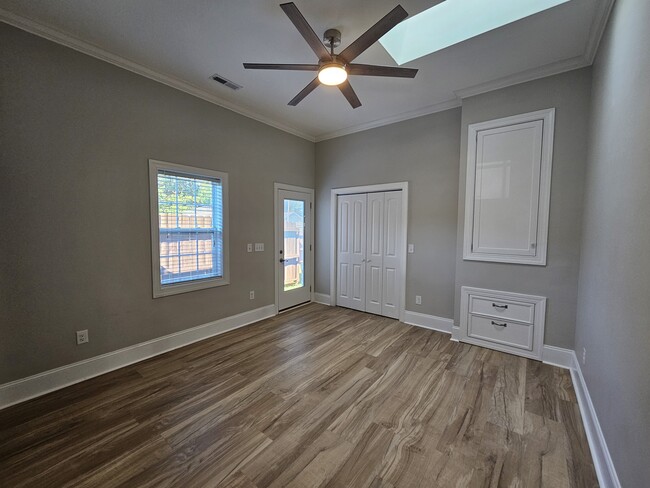 Photo - 621 Hadley Ct