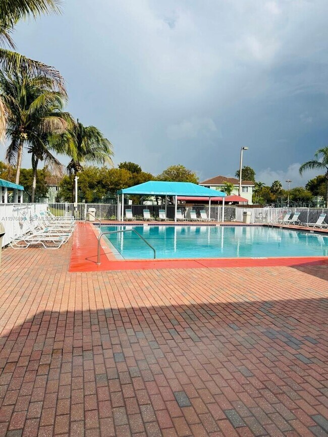 Photo - 2637 SE 16th Terrace Unit 203