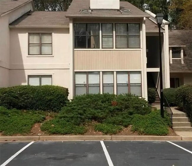 Building Photo - 1204 Old Hammond Chase