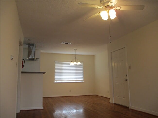 Photo - 3607 Murworth Dr Unidad 3