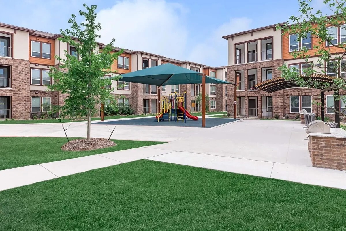 Photo - 540 Richcrest Dr