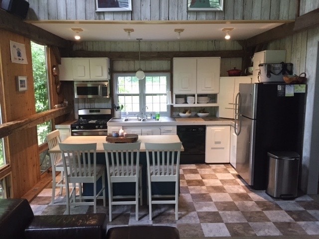 Photo - 395 Nut Plains Rd Unit vintage barn