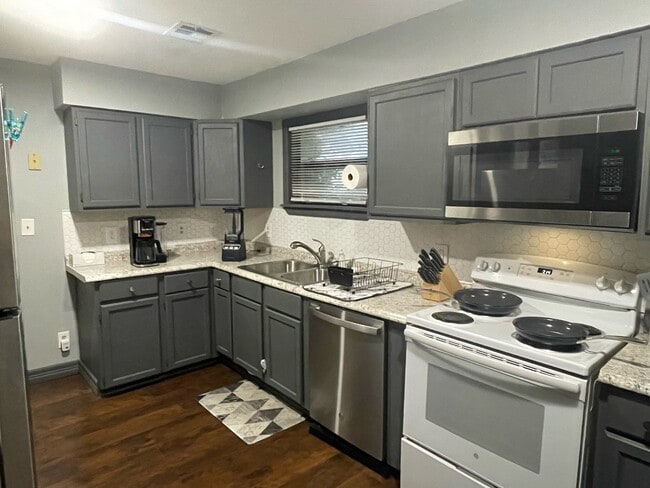 Photo - 2100 N Kate Ave
