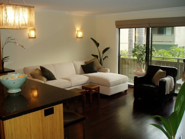 Photo - JUST LISTED! 2 br/2 ba Garden Oasis in Pacific Heights with Pool & Parking!/AMSI Maureen Couture