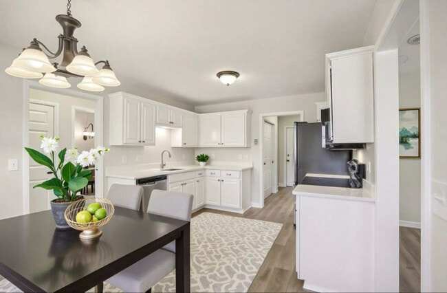 Photo - 307 Parrish Crest