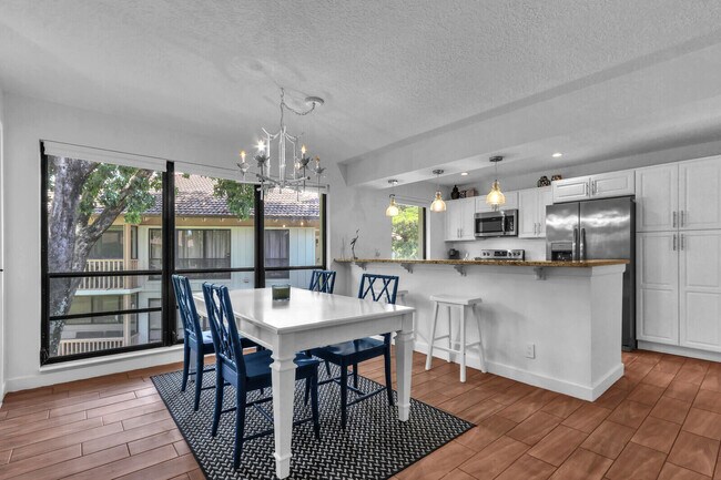 Photo - 632 Brackenwood Cove