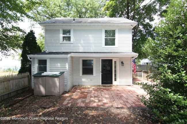 Photo - 15-17 E Lincoln Avenue Unit 17