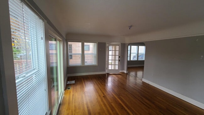 Photo - 720 College Ave