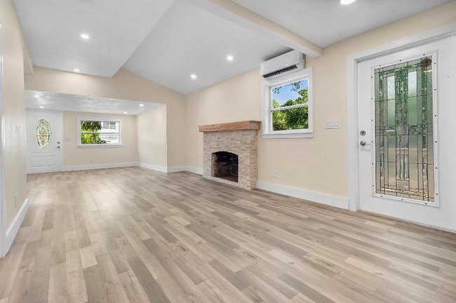 Photo - 710 S Pine St