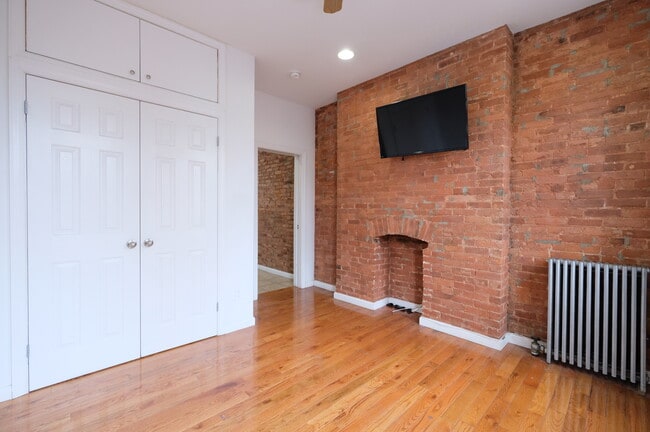 Photo - 744 9th Ave