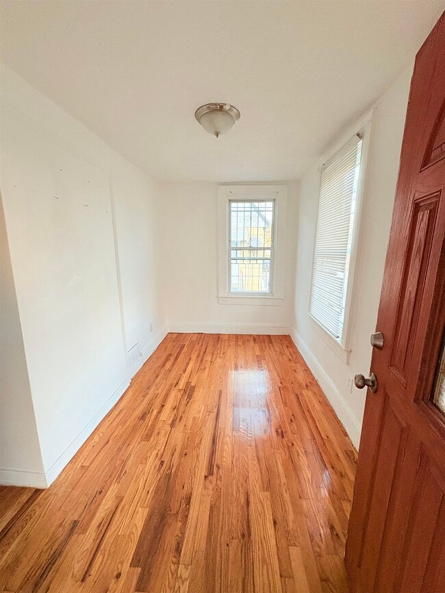 Photo - 189 Garfield Ave