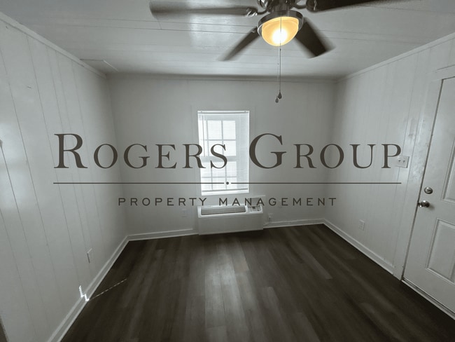 Photo - 710 Gordon St