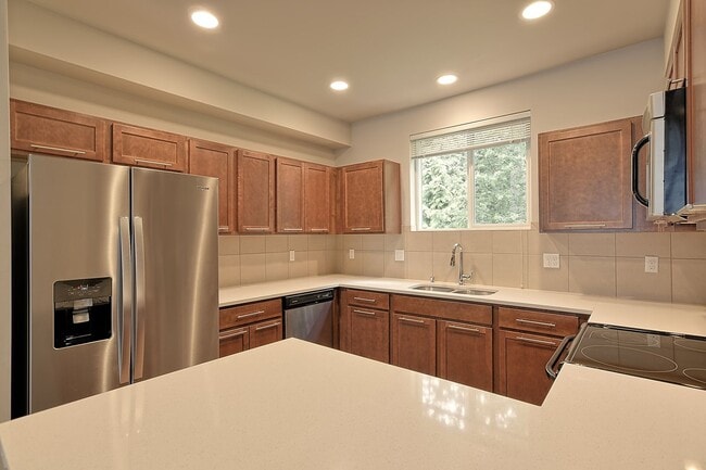 Photo - Spacious Townhome Near Silver Lake!