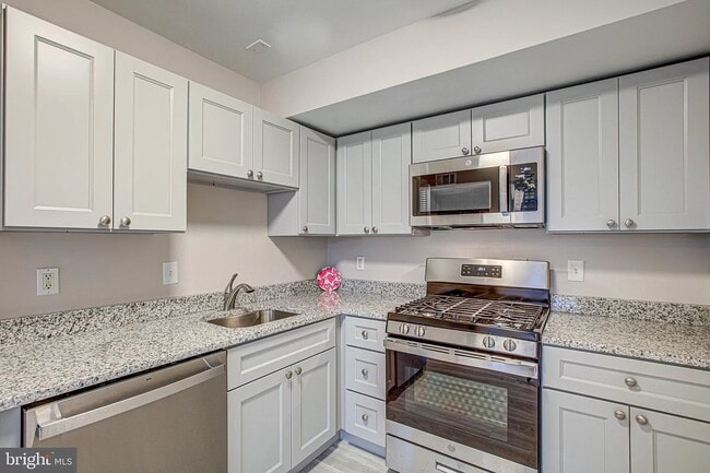Photo - 5615 Franconia Rd Condo Unit 104