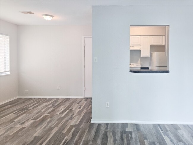 Photo - 398 Duroux Rd Unidad a