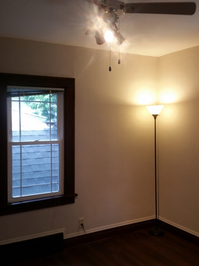 Photo - 936 Drake St