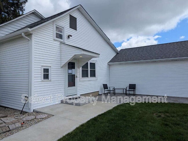 Photo - 710 E Cook Rd