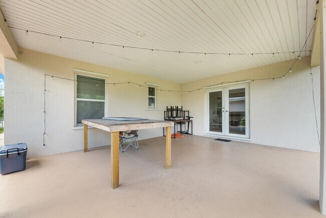 Photo - 6881 SW 27th St