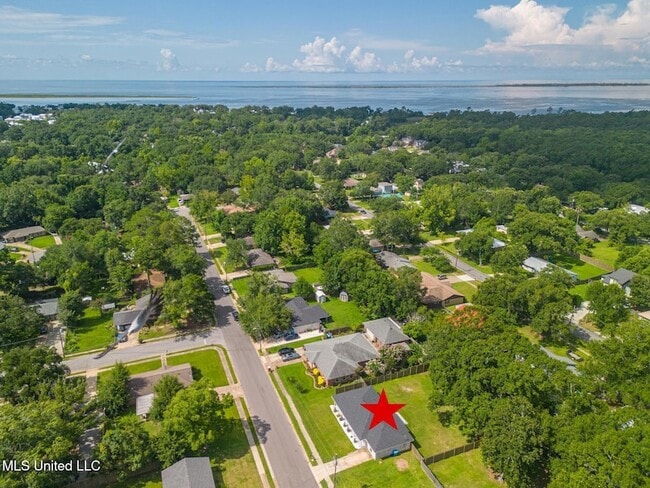 Photo - 282 McCool St
