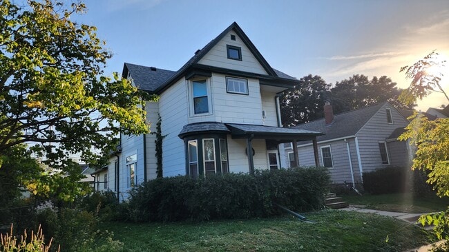 Building Photo - 1410 Breda Ave Unit 1
