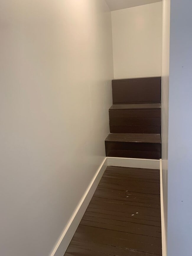 Photo - 1 Bedroom Top Floor Apartment-York City SD