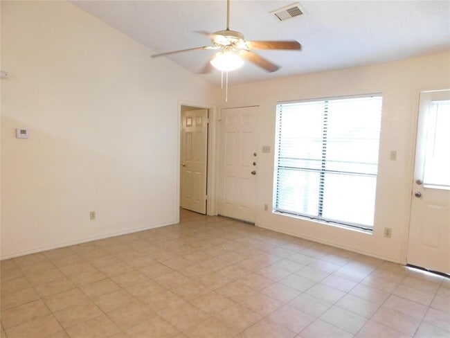 Photo - 2027 Redwing Way