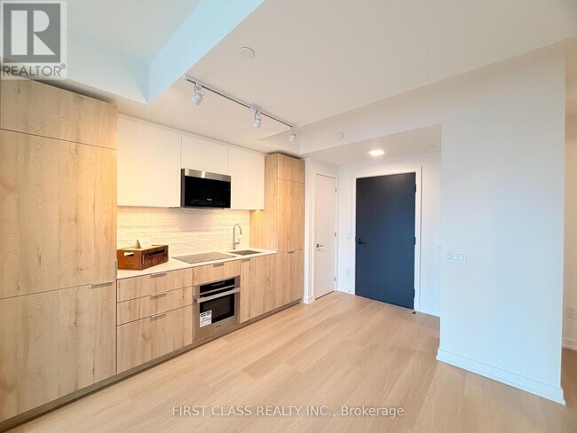 Photo - 28 Eastern Ave Unité PH11