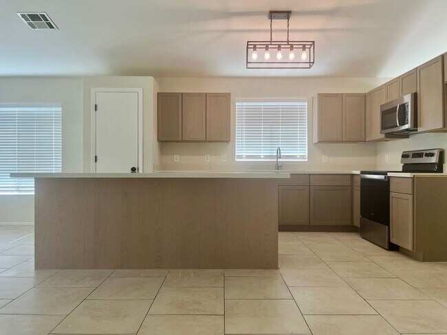 Photo - 4307 E Meadow W Ln