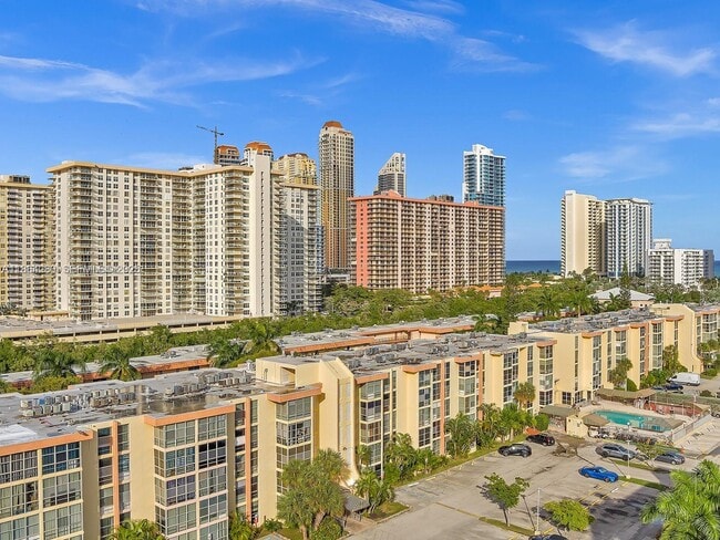 Photo - 200 172nd St Unit 304