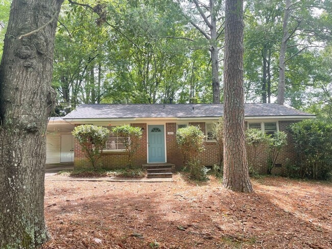 Building Photo - Knottingham Home Available