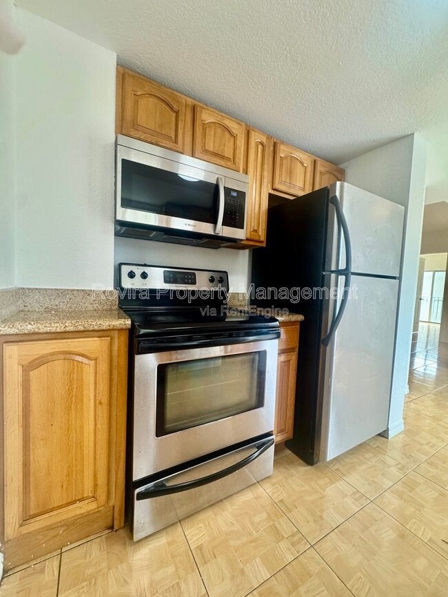 Photo - 498 SW 6th St Unit APT 203