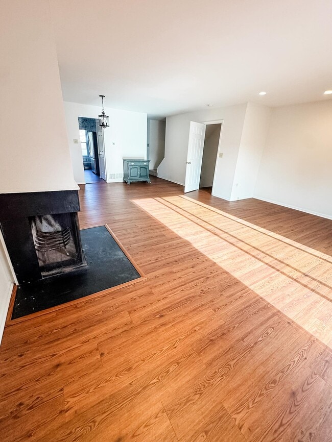 Photo - 3004 Shawnee Green