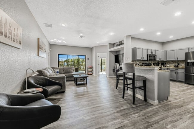 Building Photo - 16703 Lazy Breeze Loop Unit ID1285810P