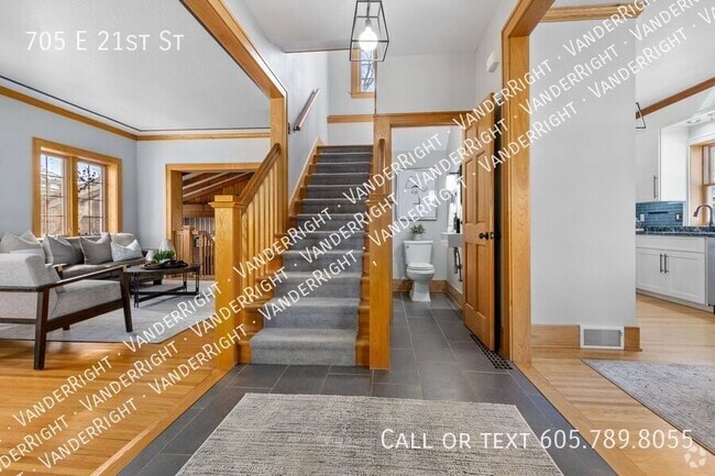 Building Photo - 705 E 21st St Rental
