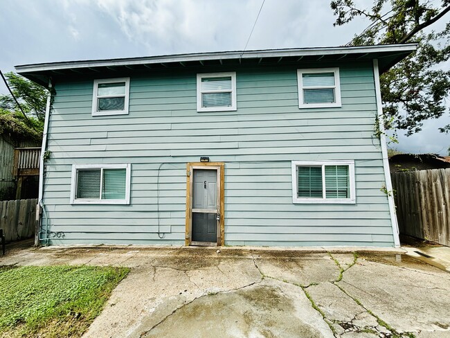 Building Photo - 207 Frawley St Rental