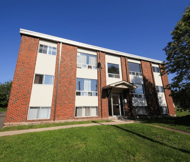 Building Photo - Pine Glen Apartments