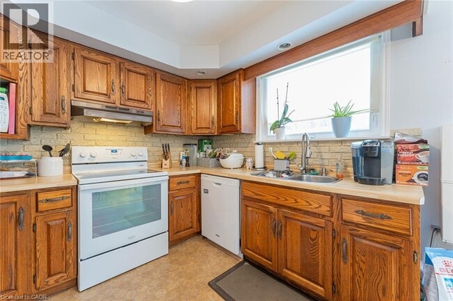 Photo - 206 6th Ave E