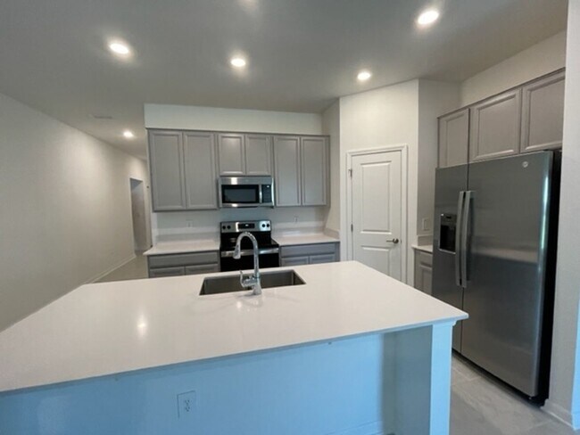 Photo - 844 Ofanto Wy