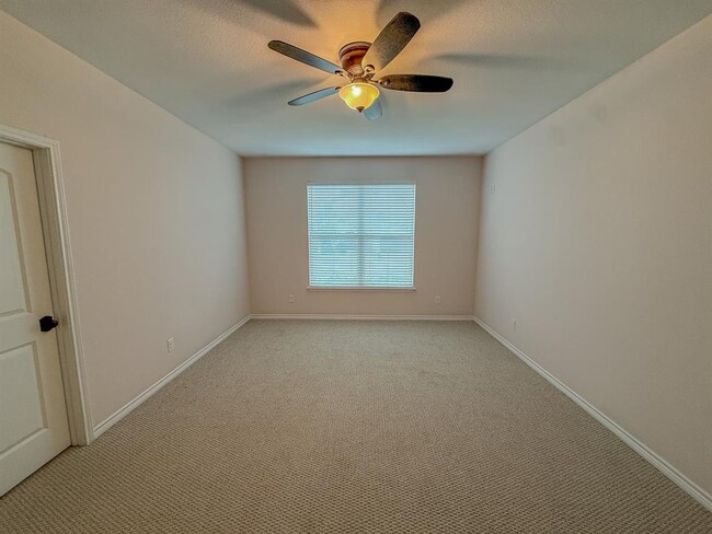 Photo - 300 Western Sky Trail