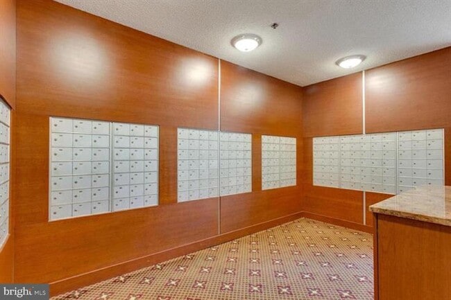 Photo - 3709 S George Mason Dr Unidad 609E