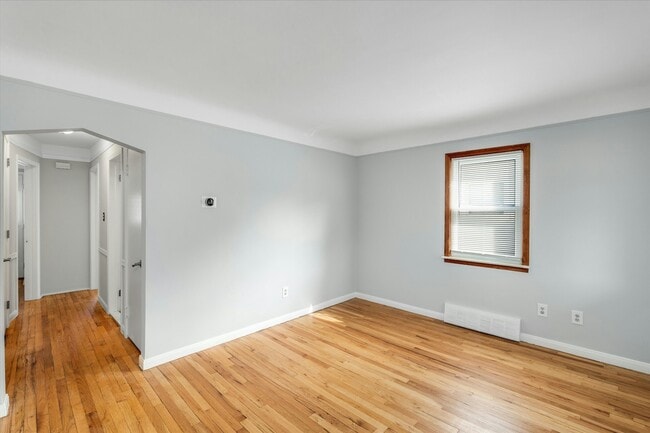 2011 E Hudson Ave