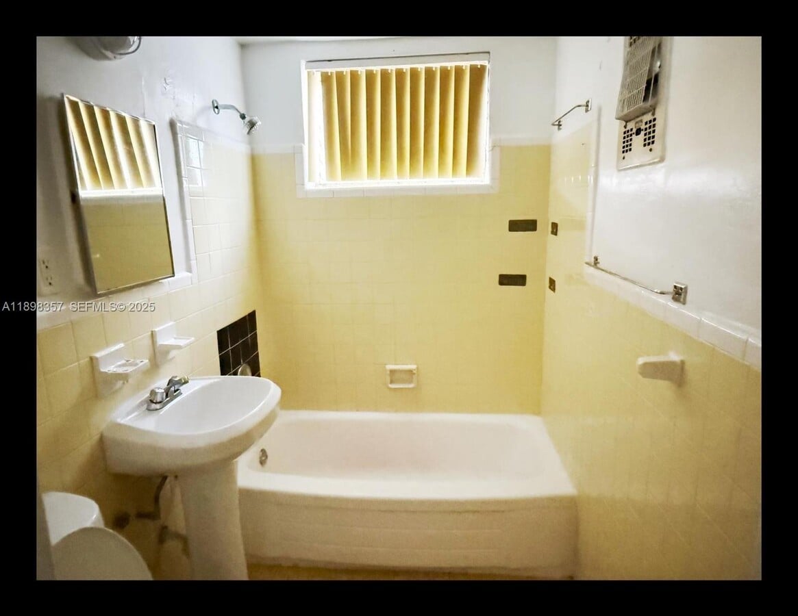 Photo - 7740 Dickens Ave Unit 5