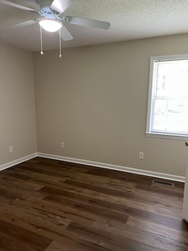 Photo - 3 Bedroom, 2 Bath Home
