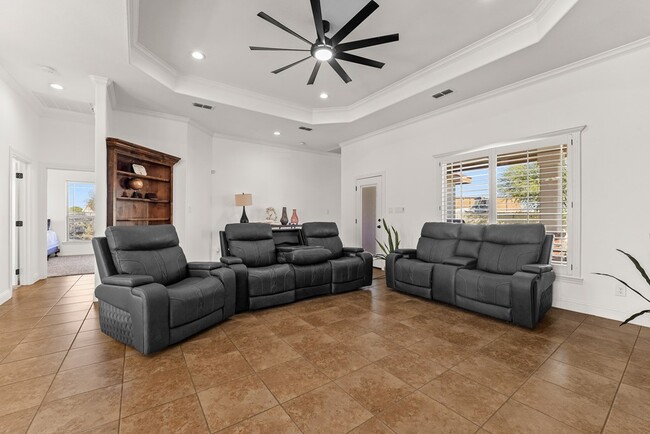 Photo - 1400 N Redondo Ave