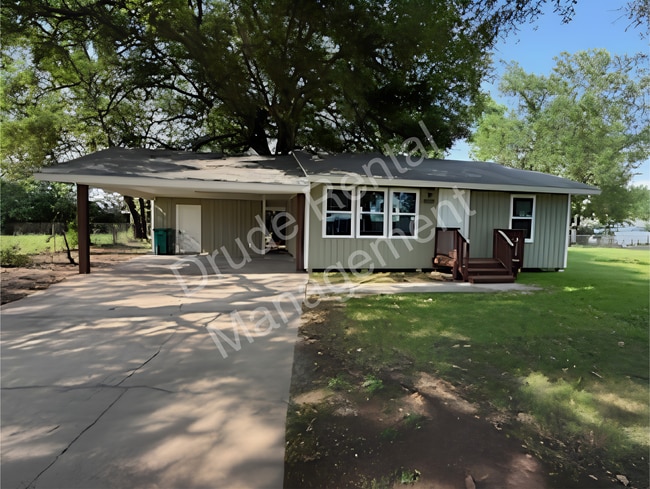 Building Photo - Cozy Charming Country Home