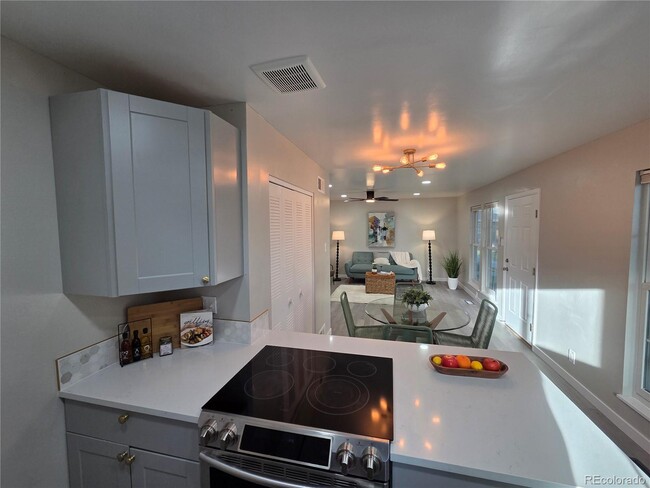 Photo - 1250 S Monaco Street Pky