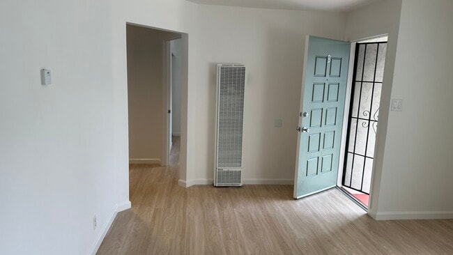 Photo - 3237 Courtland Ave Unidad #B